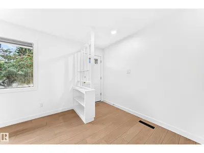 6104 149 AV NW NW photo 32
