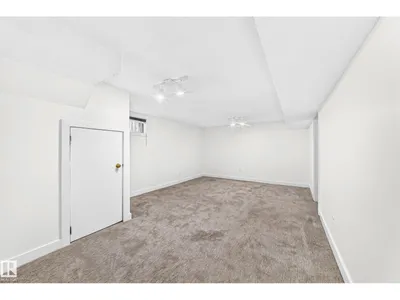 6104 149 AV NW NW photo 35