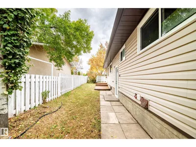 6104 149 AV NW NW photo 62