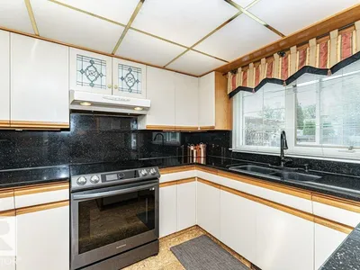 9222 88 ST photo 17