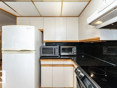 9222 88 ST photo 8