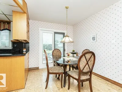 9222 88 ST photo 9