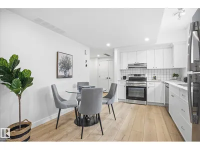 9703 68 AV NW photo 32