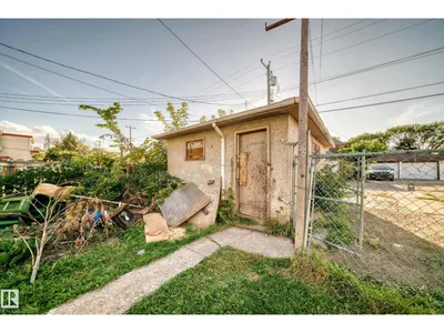 12440 82 ST NW photo 42