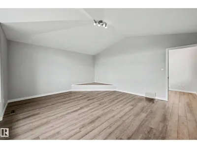 62 GREYSTONE CR photo 20