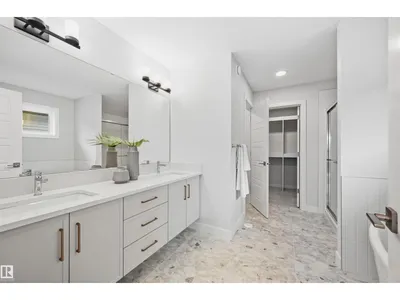 19004 20 AV NW photo 31