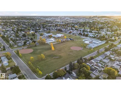 #421 13005 140 AV NW photo 32