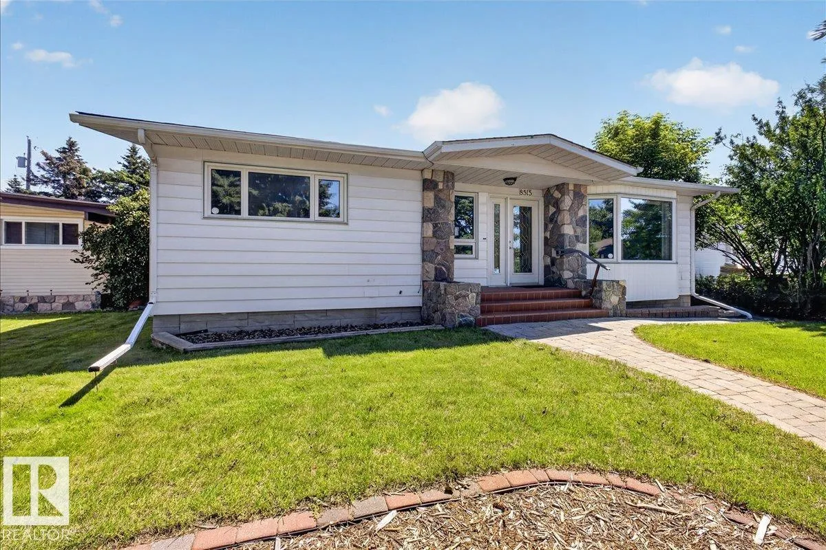 8515 56 ST NW exterior