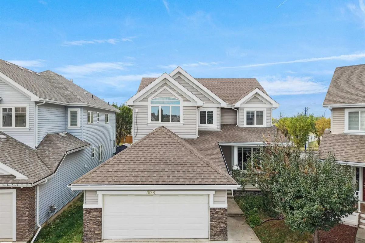 7628 10 AV SW SW exterior