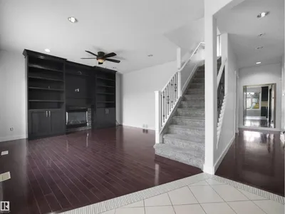 7628 10 AV SW SW photo 15