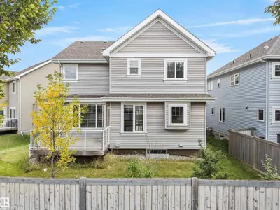 7628 10 AV SW SW photo 4