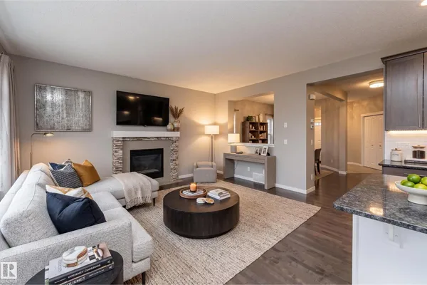 17523 56 ST NW photo 2