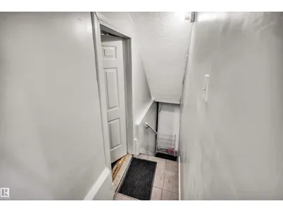 11722 81 ST NW photo 19