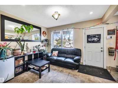 11722 81 ST NW photo 6