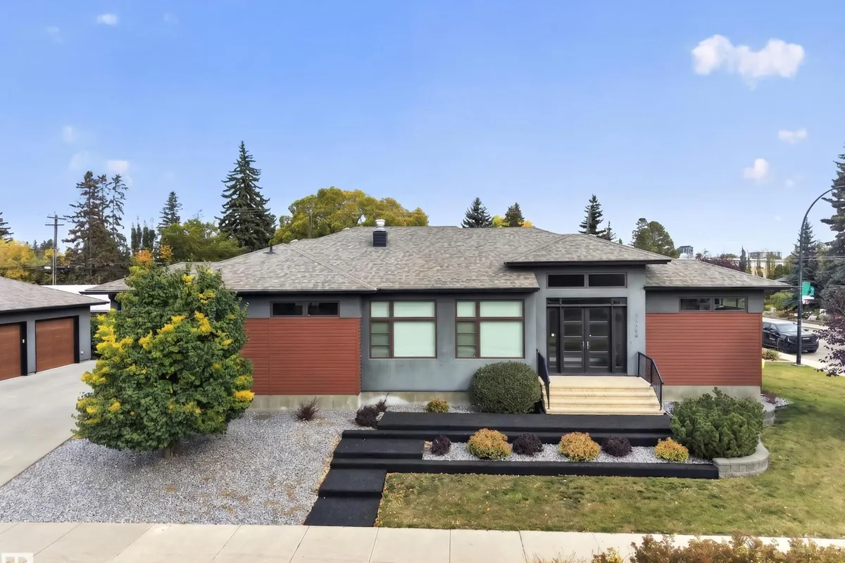 14606 95 AV NW exterior