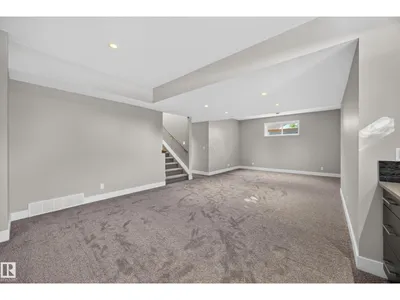 14606 95 AV NW photo 44
