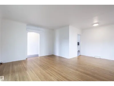 13716 115 AV NW photo 9