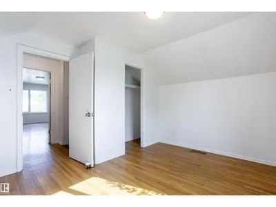 13716 115 AV NW photo 15