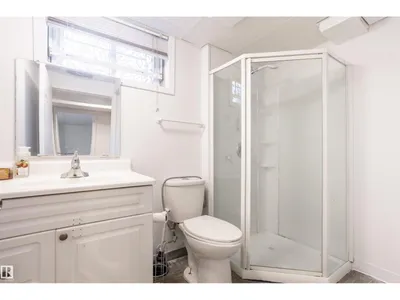 13716 115 AV NW photo 23