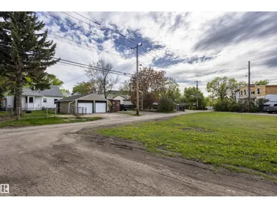 13716 115 AV NW photo 28