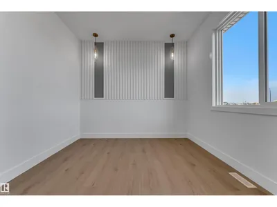 3005 7A Avenue SW photo 35