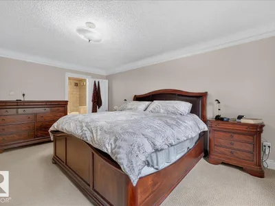 30 ST GEORGE'S CR NW photo 38