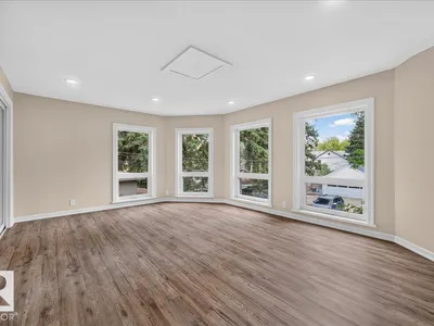 30 ST GEORGE'S CR NW photo 51