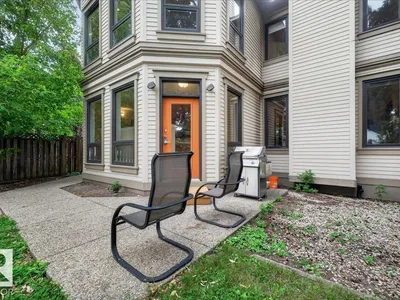 30 ST GEORGE'S CR NW photo 58