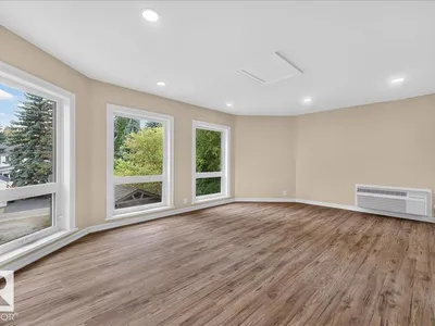 30 ST GEORGE'S CR NW photo 49