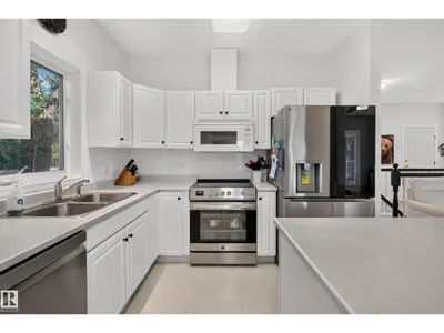 #58 10 BLACKBURN DR W SW photo 17