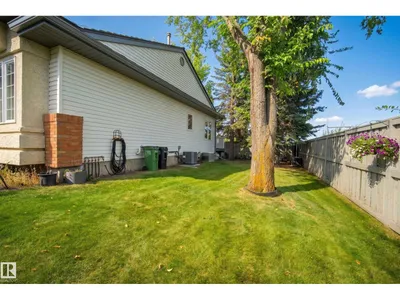 #58 10 BLACKBURN DR W SW photo 42