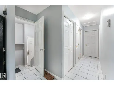 8712 137 AV NW photo 14