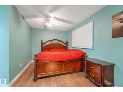 8712 137 AV NW photo 23