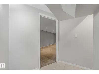8712 137 AV NW photo 50