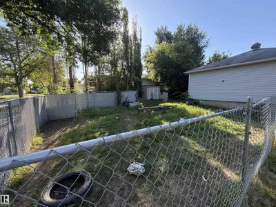12245 81 ST NW photo 8