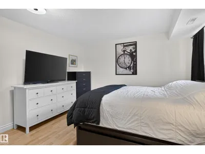 1594 69 Street NW NW photo 31