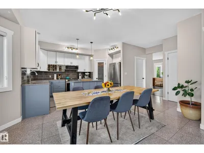 14422 104 AV NW photo 14