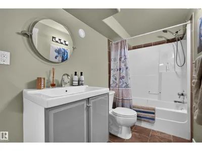 14422 104 AV NW photo 38