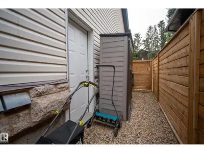 14422 104 AV NW photo 54