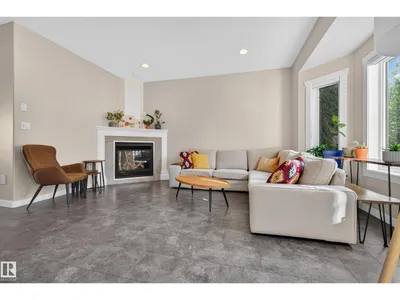 14422 104 AV NW photo 6