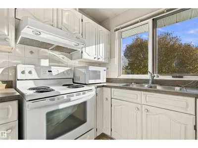 3143 78 ST NW photo 6