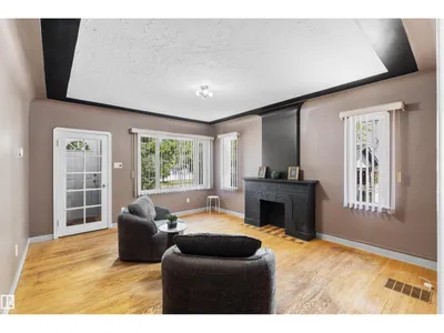 10607 73 AVE NW photo 6