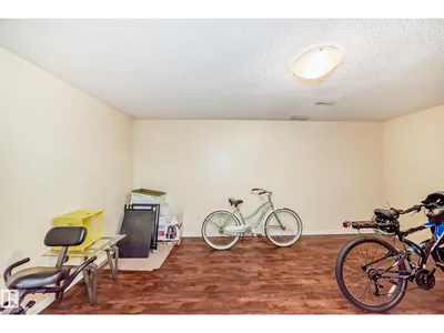 #18 10453 20 AV NW photo 38