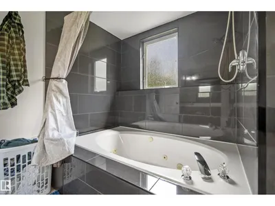 75 CHARLTON CR photo 27