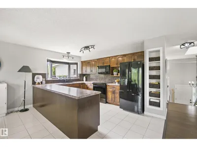 75 CHARLTON CR photo 14