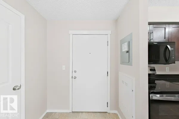 #203 12025 22 AVE SW SW photo 2