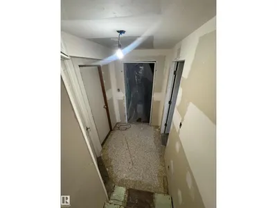 9246 154 ST NW photo 31