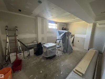 9246 154 ST NW photo 34