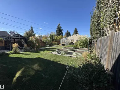 9246 154 ST NW photo 9