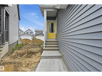 22615 89 AV NW photo 4